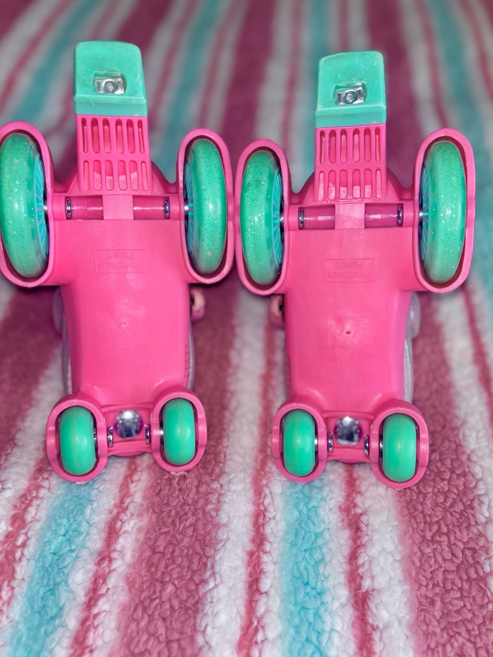 🎀 Hello Kitty 🎀 Pink & Teal Kids Adjustable Roller Skates - Picture 12 of 14